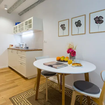 Cozy Montalbano Studios By Irundo Rovinj Exterior foto