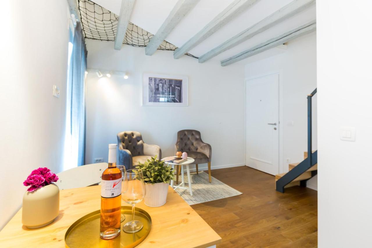 Cozy Montalbano By Irundo *