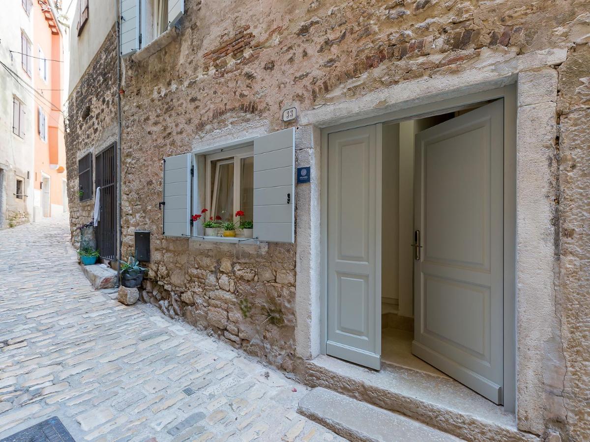 Cozy Montalbano *