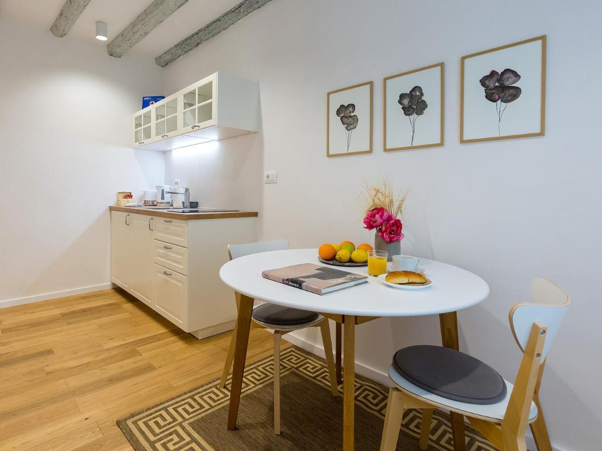 Cozy Montalbano By Irundo *