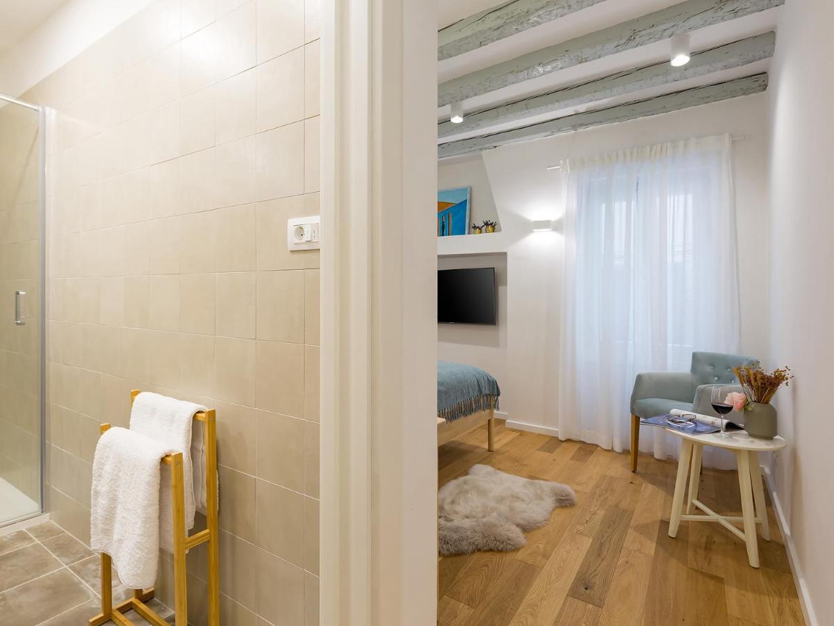 Cozy Montalbano By Irundo *